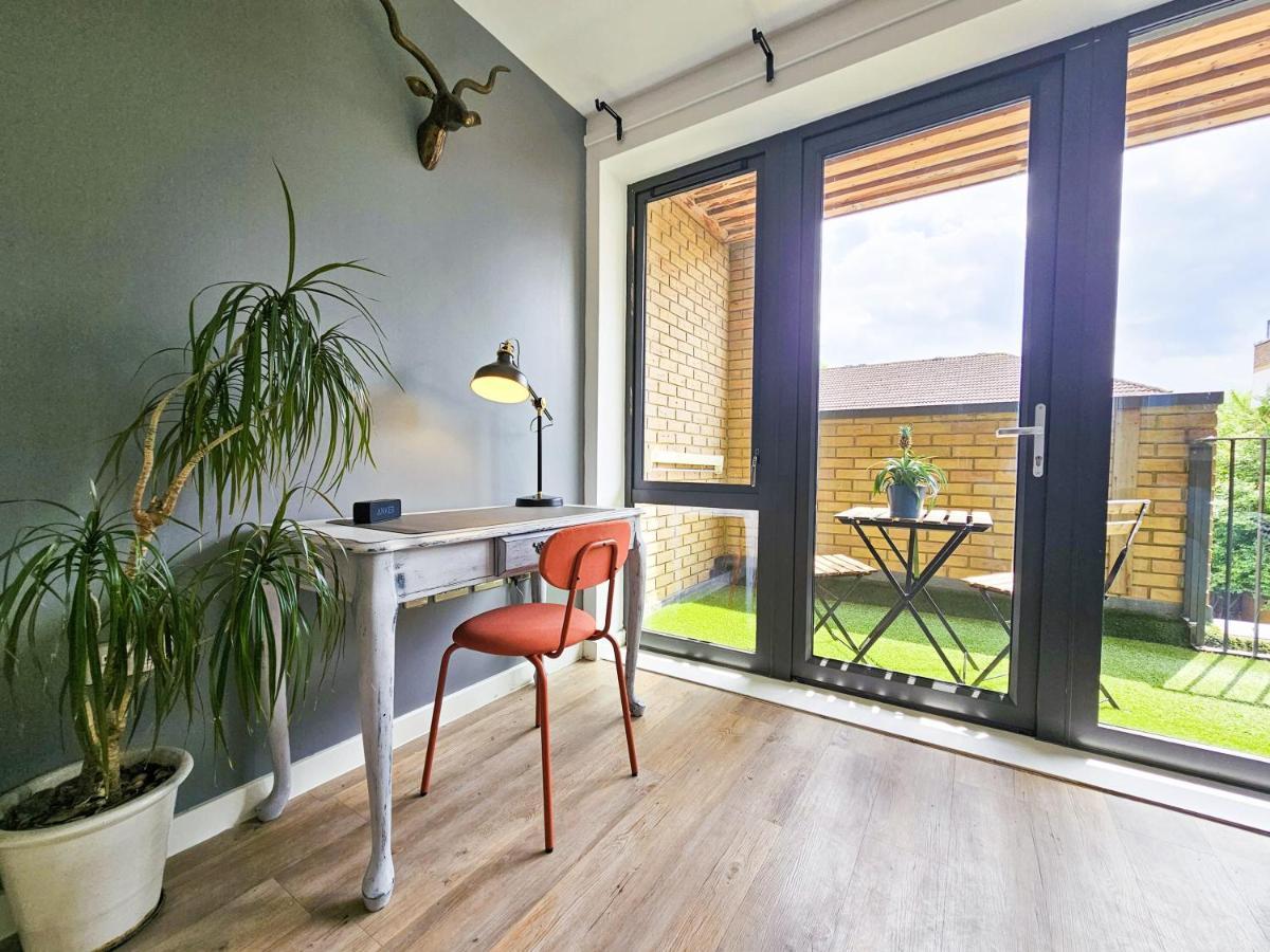 Centrally Located Spacious Flat Near Canary Wharf Londra Dış mekan fotoğraf