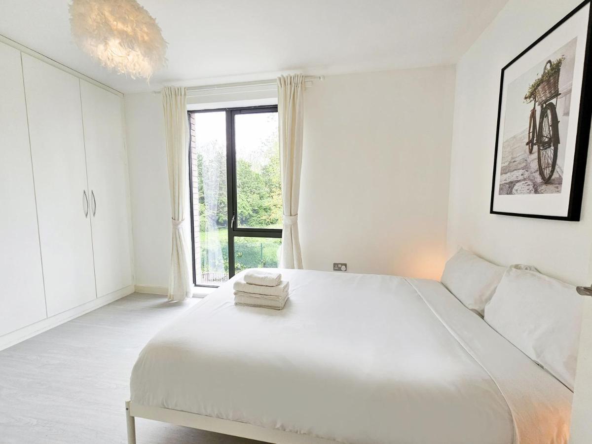 Centrally Located Spacious Flat Near Canary Wharf Londra Dış mekan fotoğraf