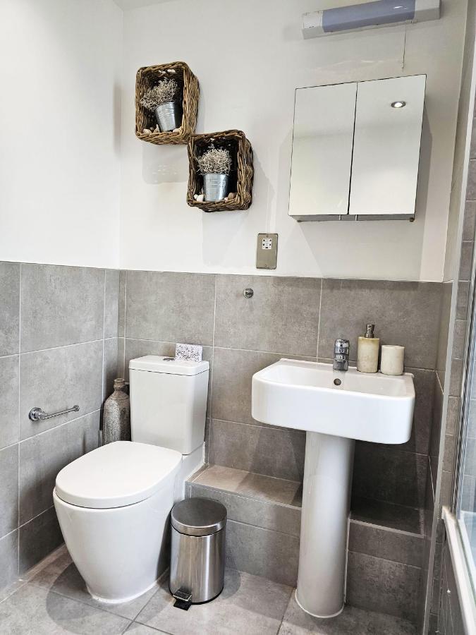 Centrally Located Spacious Flat Near Canary Wharf Londra Dış mekan fotoğraf