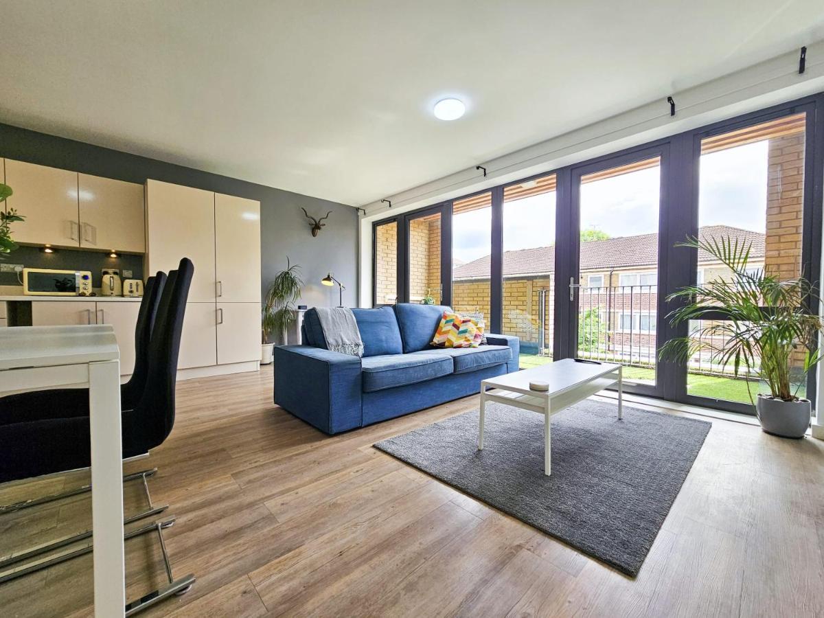 Centrally Located Spacious Flat Near Canary Wharf Londra Dış mekan fotoğraf